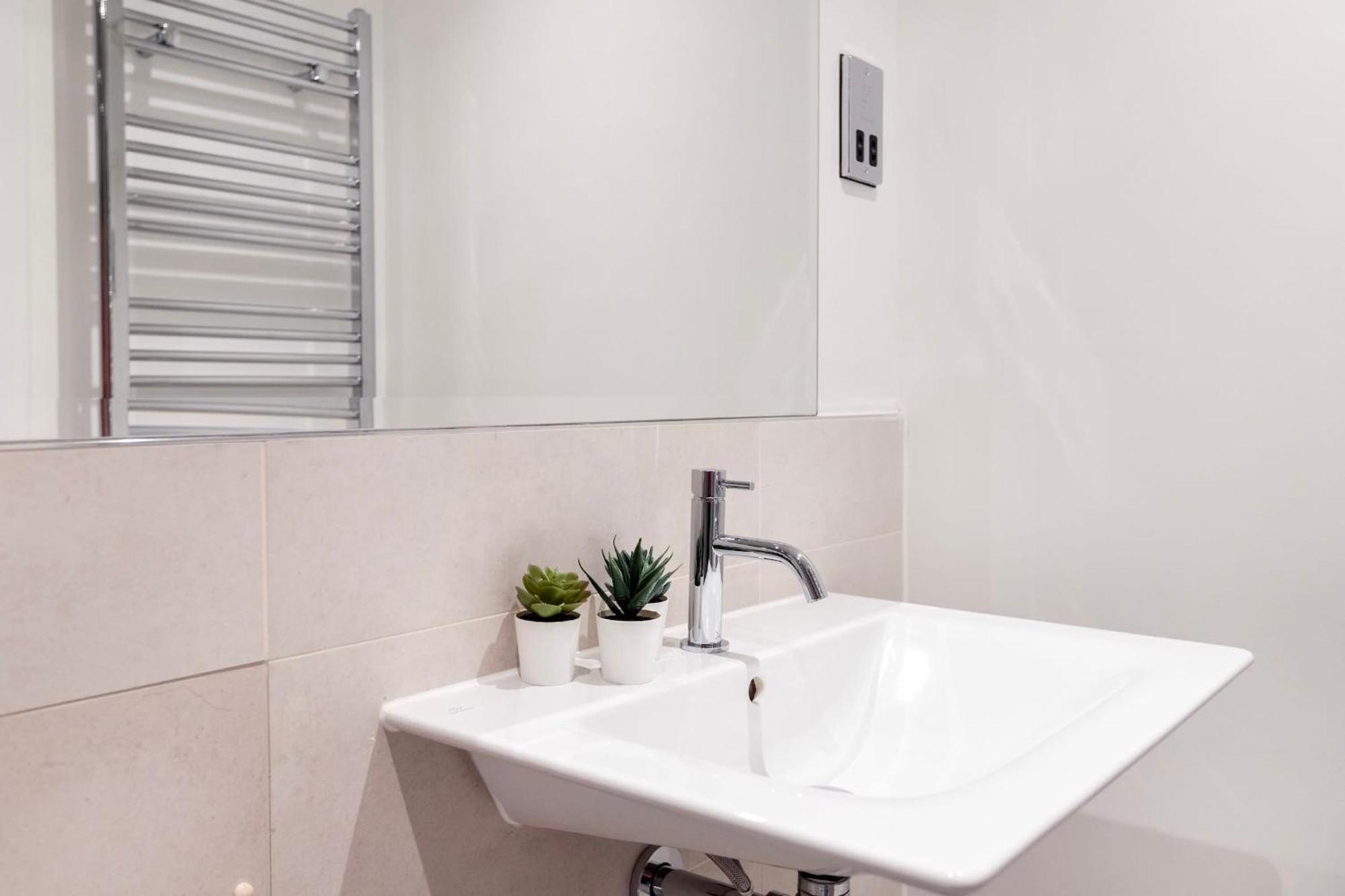 Fitzrovia With Balcony - Cityapartmentstay London Exterior photo
