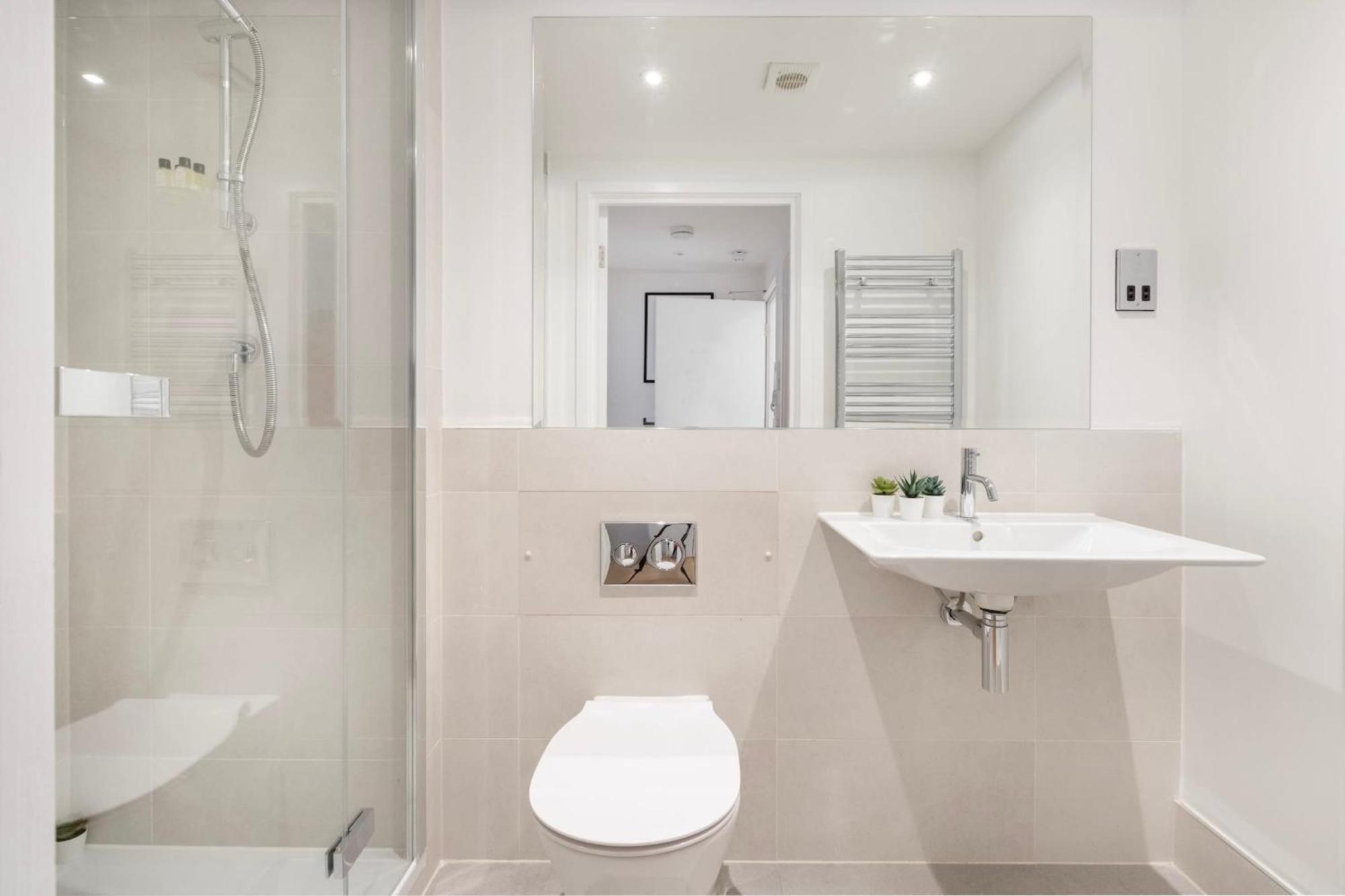 Fitzrovia With Balcony - Cityapartmentstay London Exterior photo