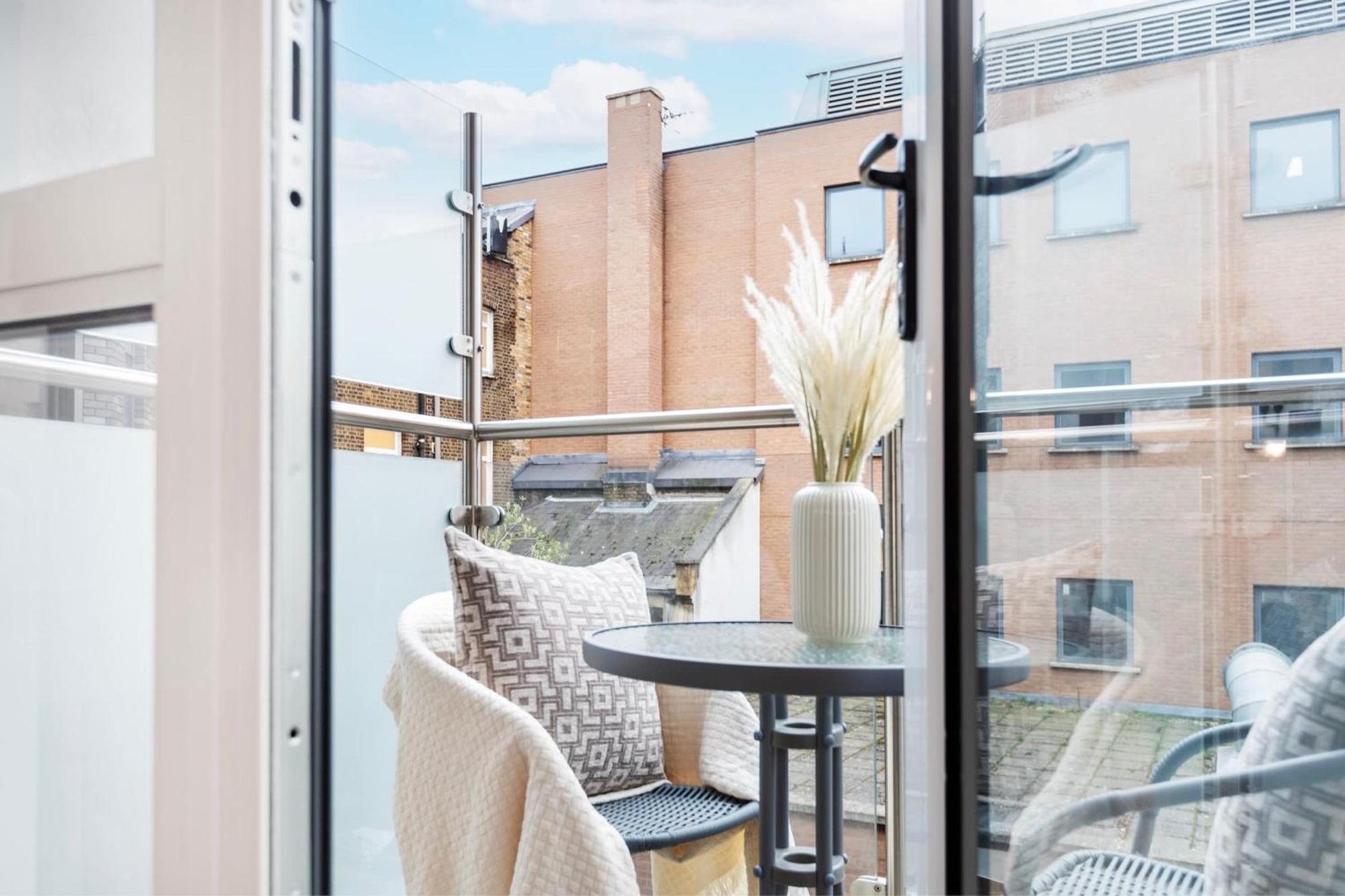 Fitzrovia With Balcony - Cityapartmentstay London Exterior photo